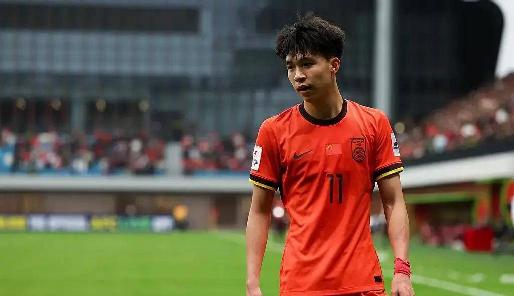 18岁少年王钰栋引领国足生死战