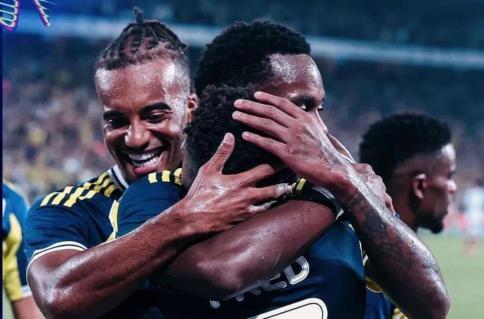 足坛一夜疯狂：穆帅不敌本菲卡，拜仁皇马大胜，国米遭绝杀扳平